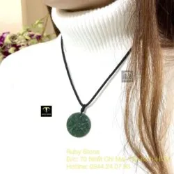 Mặt dây chuyền Lục Tự Đại Minh Chân Ngôn ngọc bích, mặt sau khắc chữ “Om”, KT 30mm - Ảnh 5