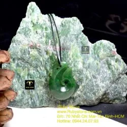 Mặt dây chuyền ngọc bích Maori kiểu Matau (lưỡi câu cá) , kích thước 43mm - Ảnh 3