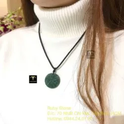 Mặt dây chuyền Lục Tự Đại Minh Chân Ngôn ngọc bích, mặt sau khắc chữ “Om”, KT 30mm - Ảnh 7