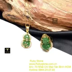 Bộ sản phẩm nhẫn và mặt dây Tỳ hưu ngọc bích, vàng 18k