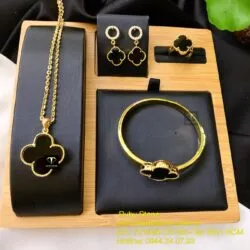Bộ trang sức Cỏ bốn cánh ngọc Phỉ Thúy Mực Dục, vàng 18k