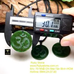 Mặt dây chuyền Lục Tự Đại Minh Chân Ngôn ngọc bích, mặt sau khắc chữ “Om”, KT 30mm - Ảnh 2