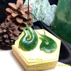 Mặt dây chuyền ngọc bích Maori kiểu Matau (lưỡi câu cá), kích thước 55mm