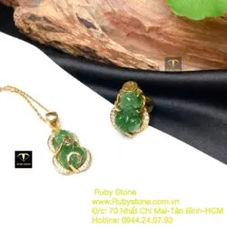 Bộ sản phẩm nhẫn và mặt dây Tỳ hưu ngọc bích, vàng 18k