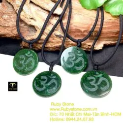Mặt dây chuyền Lục Tự Đại Minh Chân Ngôn ngọc bích, mặt sau khắc chữ “Om”, KT 30mm - Ảnh 3