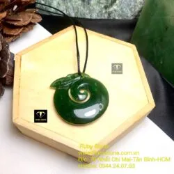 Mặt dây chuyền ngọc bích Maori Koru mix, kích thước 39mm - Ảnh 2