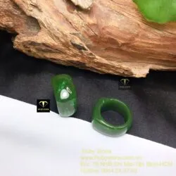 Nhẫn yên ngựa Ngọc bích Canada xanh lá