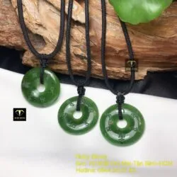 Đồng điếu ngọc bích khắc chú “Ommani padme hum”