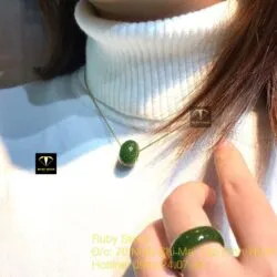 Charm ngọc bích mài giác xanh lá