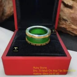 Nhẫn vuông Ngọc bích xanh đậm, vàng 18k khắc hoa văn - Hình ảnh 4
