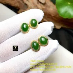 Khuyên tai Oval ngọc bích xanh lá, vàng 18k - Hình ảnh 4