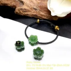 Vòng tay charm hoa sen ngọc bích Canada dây cáp đen - Hình ảnh 3