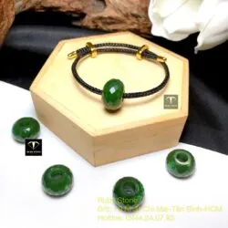 Vòng tay charm ngọc bích xanh lá mài giác - Ảnh 2