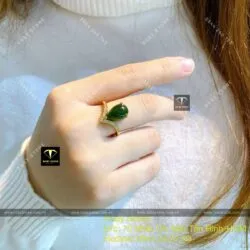 Nhẫn giọt nước Ngọc bích xanh đậm, vàng 18k