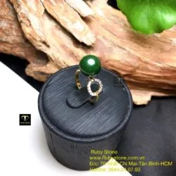 Nhẫn trái châu Ngọc bích xanh đậm, vàng 18k
