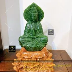 Phật Quan Thế Âm Bồ Tát ngọc bích Canada, KT 24x15cm (chưa gồm đế gỗ)