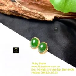 Khuyên tai Oval ngọc bích xanh lá, vàng 18k - Hình ảnh 2