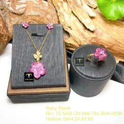 Bộ trang sức hoa mai Ruby Nam Phi, vàng 18k - Hình ảnh 5
