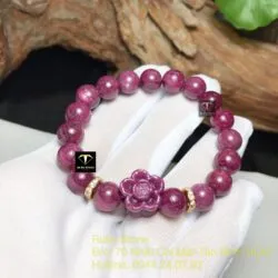 Vòng tay Ruby Nam Phi mix charm hoa sen và bánh xe vàng đính tấm 18k - Hình ảnh 2