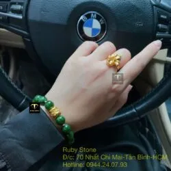 Vòng tay Ngọc bích 10 ly mix Lu chú "Om" vàng 24k - Hình ảnh 6