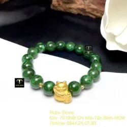 Vòng tay Ngọc bích xanh lý 10 ly, mix charm mèo Thần tài vàng 24k - Hình ảnh 2