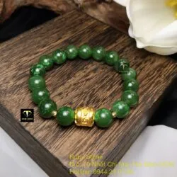 Vòng tay Ngọc bích 10 ly mix Lu chú "Om" vàng 24k - Hình ảnh 3