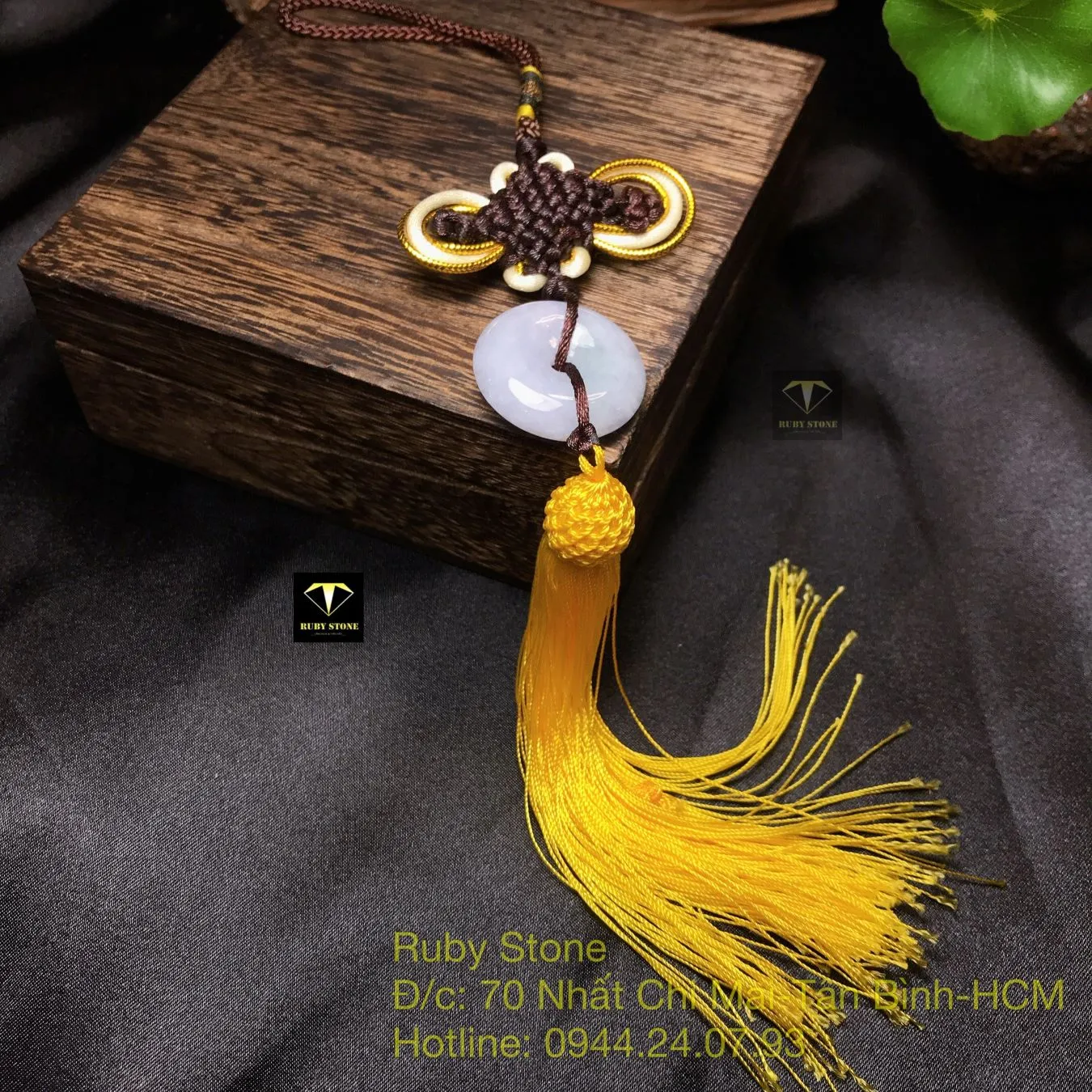 Ngọc bội đồng điếu Cẩm thạch trắng phớt xanh, ánh tím nhẹ Ngọc bội đồng điếu Cẩm thạch trắng phớt xanh, ánh tím nhẹ - Ảnh 3