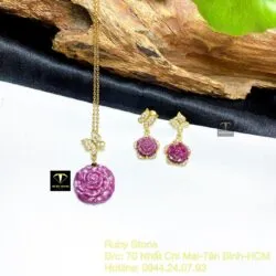 Bộ sản phẩm mặt dây và khuyên tai hoa mẫu đơn Ruby Nam Phi, vàng 18k - Ảnh 3