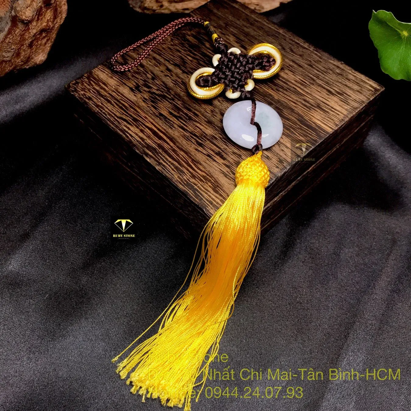 Ngọc bội đồng điếu Cẩm thạch trắng phớt xanh, ánh tím nhẹ Ngọc bội đồng điếu Cẩm thạch trắng phớt xanh, ánh tím nhẹ - Ảnh 7