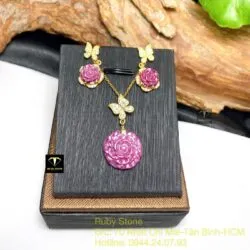 Bộ sản phẩm mặt dây và khuyên tai hoa mẫu đơn Ruby Nam Phi, vàng 18k - Ảnh 4