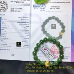 Vòng tay Ngọc bích xanh lá 10 ly, mix charm mèo Thần tài vàng 24k - Hình ảnh 4