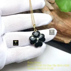 Mặt dây chuyền cỏ bốn cánh ngọc Phỉ Thúy Mực Dục, vàng 18k - Hình ảnh 5