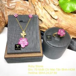 Bộ trang sức hoa mai Ruby Nam Phi, vàng 18k - Hình ảnh 3