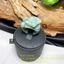 Nhẫn thiềm thừ ngọc Cẩm thạch tạc tay tinh xảo - Hình ảnh 3