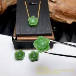 Charm hoa sen ngọc bích Canada - Hình ảnh 3