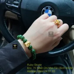 Vòng tay Ngọc bích xanh lý 10 ly, mix charm mèo Thần tài vàng 24k - Hình ảnh 7
