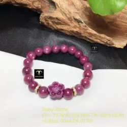 Vòng tay Ruby Nam Phi mix charm hoa sen và bánh xe vàng đính tấm 18k - Hình ảnh 3
