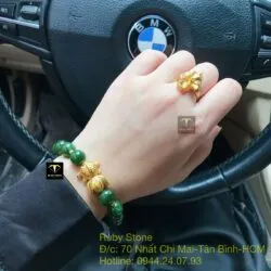 Vòng tay Ngọc bích xanh lý 10 ly, mix charm vàng con cá 24k
