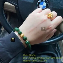 Vòng Ngọc bích xanh lý đậm 10 ly, mix charm vàng 24k