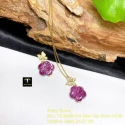 Mặt dây chuyền hoa mai Ruby Nam Phi, vàng 18k - Ảnh 2