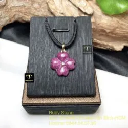 Mặt dây chuyền cỏ 4 cánh Ruby Nam Phi, vàng 18k - Hình ảnh 3