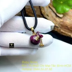 Mặt dây chuyền túi tiền Ruby Nam Phi, vàng 18k - Hình ảnh 4