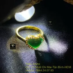 Nhẫn trái tim Phỉ Thuý Mực Dục, vàng 18k - Hình ảnh 3