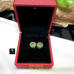 Khuyên tai hoa mẫu đơn Ngọc bích, vàng 18k Khuyên tai hoa mẫu đơn Ngọc bích, vàng 18k