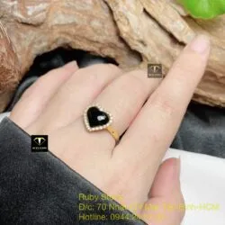 Nhẫn trái tim Phỉ Thuý Mực Dục, vàng 18k - Hình ảnh 7