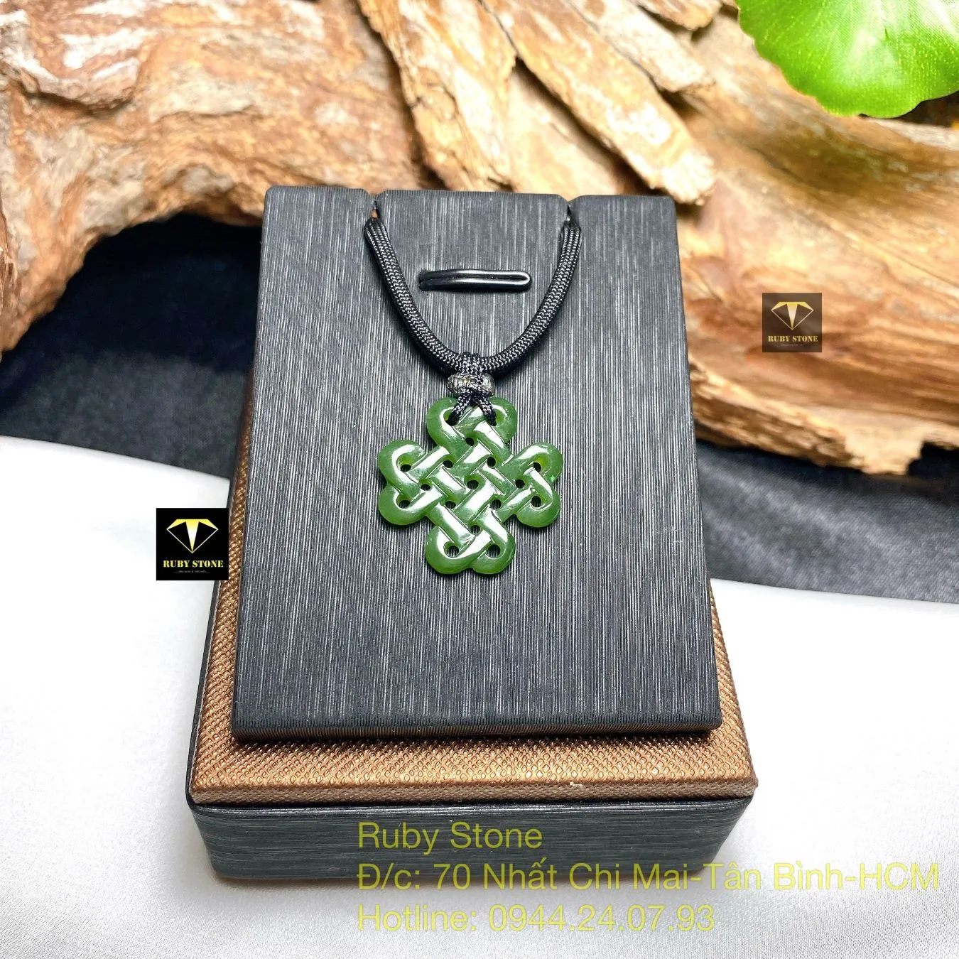 Mặt dây chuyền đồng tâm kết ngọc bích Canada Mặt dây chuyền đồng tâm kết ngọc bích Canada