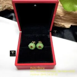 Khuyên tai hoa mẫu đơn Ngọc bích, vàng 18k Khuyên tai hoa mẫu đơn Ngọc bích, vàng 18k