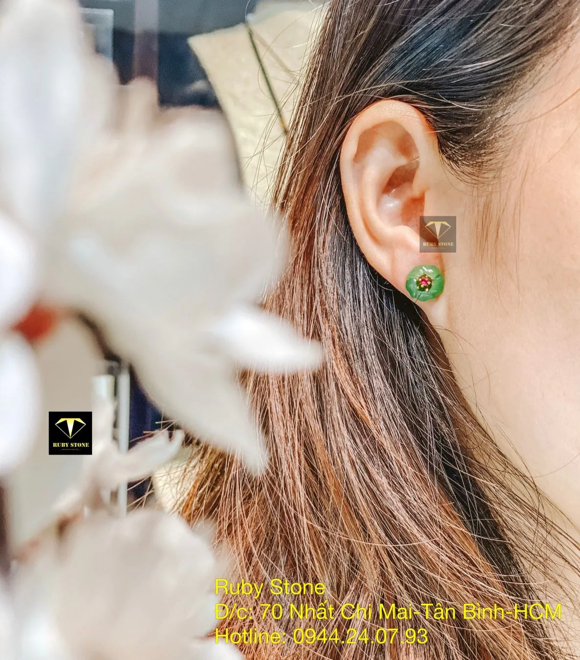 Khuyên tai hoa mẫu đơn Ngọc bích, vàng 18k Khuyên tai hoa mẫu đơn Ngọc bích, vàng 18k - Ảnh 7