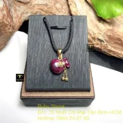 Mặt dây chuyền túi tiền Ruby Nam Phi, vàng 18k - Hình ảnh 2
