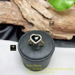 Nhẫn trái tim Phỉ Thuý Mực Dục, vàng 18k - Hình ảnh 4